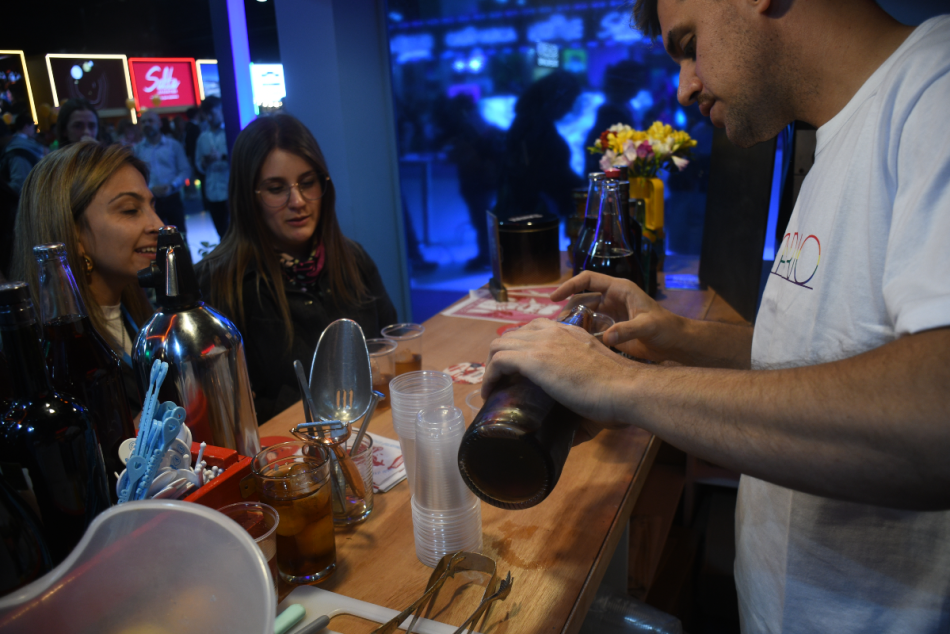 451105 | Degustaciones en el stand de Rosario - Guillermo Buelga