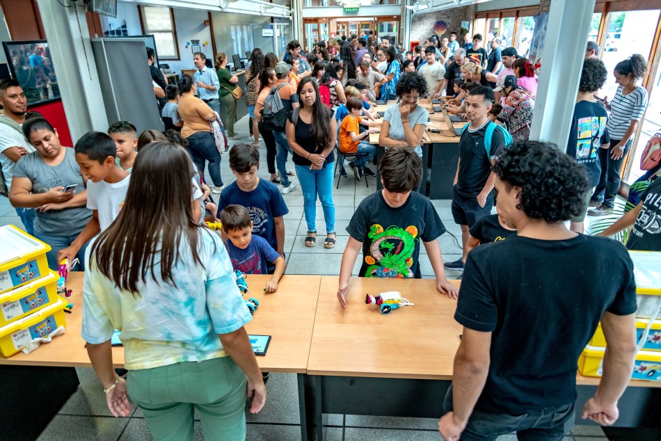 475300 | Cierre de talleres de robótica de verano - Subsecretaría de Comunicación Social (Marcelo Beltrame)