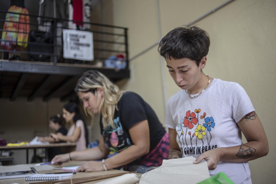 479267 | Escuela de Diseño y Producción Textil - Sec. de Cultura y Educación (Guillermo Turin Bootello)