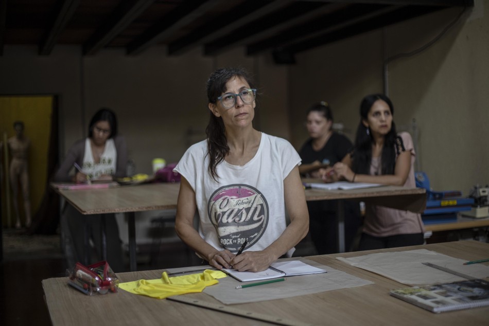 479272 | Escuela de Diseño y Producción Textil - Sec. de Cultura y Educación (Guillermo Turin Bootello)