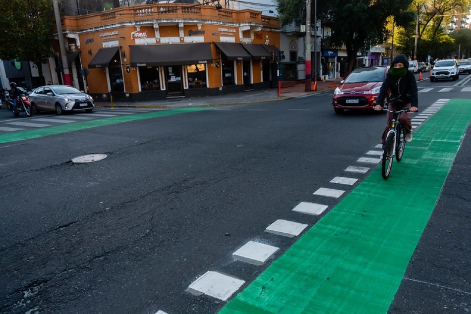492861 | Sendero de bicicletas en avenida Pellegrini - Secretaría de Ambiente y Espacio Público (Juan Pablo Allegue)