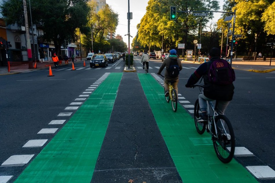 492860 | Sendero de bicicletas en avenida Pellegrini - Secretaría de Ambiente y Espacio Público (Juan Pablo Allegue)