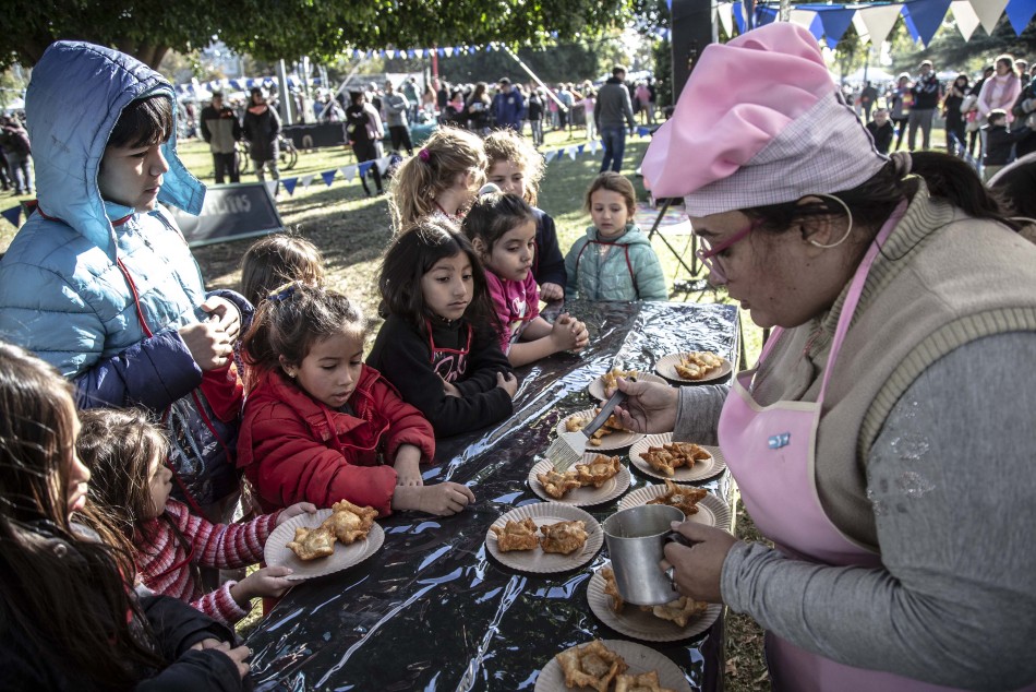 493665 | Fiesta del pastelito en Parque Alem - Sec. de Cultura y Educación (Guillermo Turin Bootello)