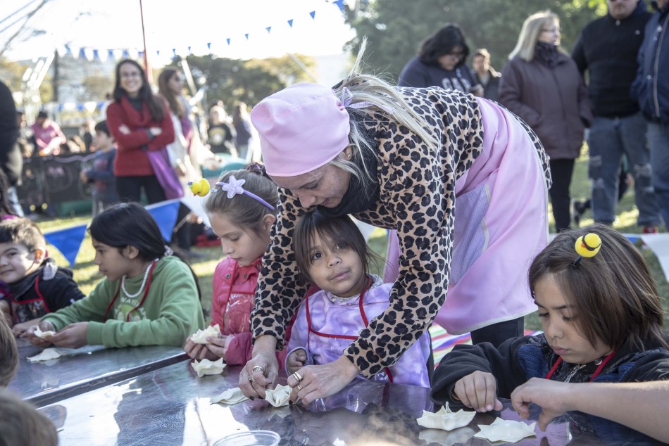 493677 | Fiesta del pastelito en Parque Alem - Sec. de Cultura y Educación (Guillermo Turin Bootello)