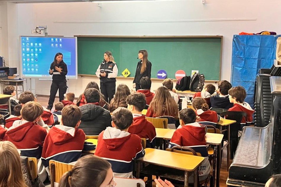 497601 | Charla sobre Educación Vial en el Colegio Español  - Secretaría de Control y Convivencia