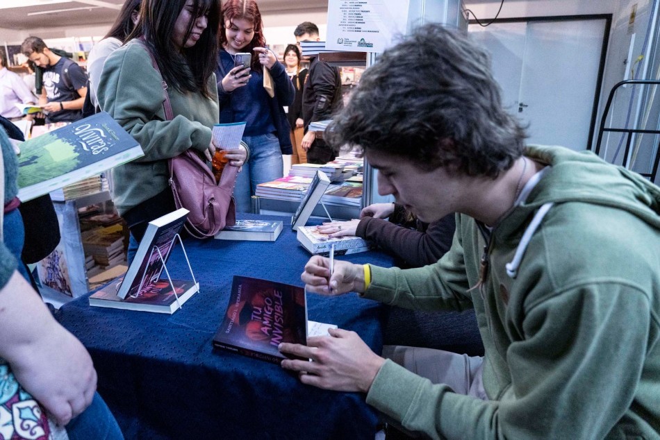 518725 | Llega la Filros 2024 con gran abanico de propuestas para no irse sin un libro - Silvina La Calamita