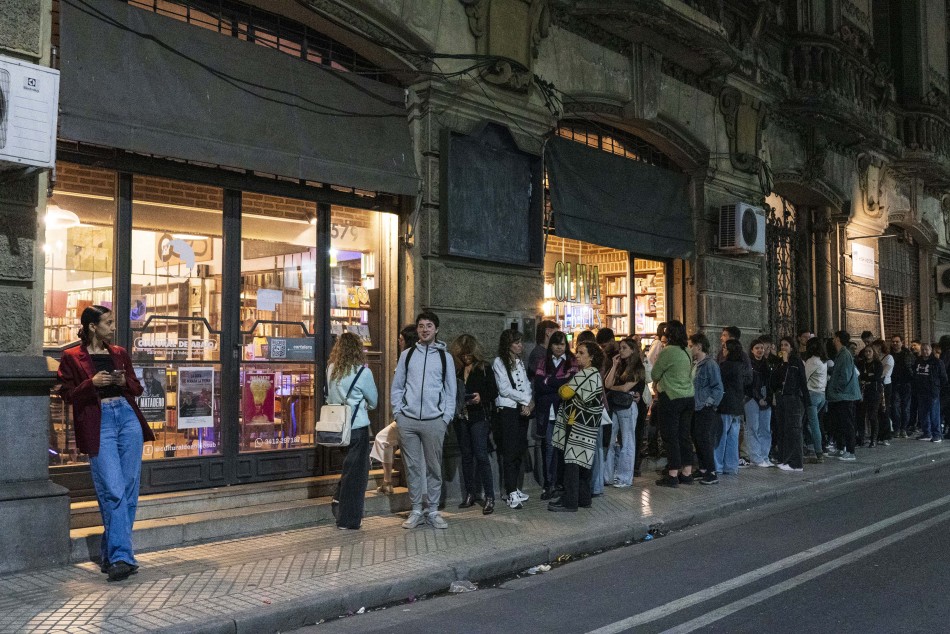 525599 | Noche de los Teatros Independientes ( Teatro La Manzana - Caras y Caretas - La Sonrisa de Beck - Silvina La Calamita