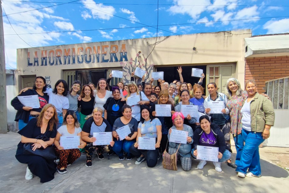 533462 | Mujeres de Ludueña se capacitaron en un proyecto de ONU Mujeres para fortalecer la participación  - Débora Froucine