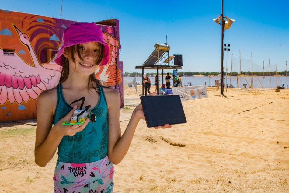 550608 | Colonias digitales: 600 chicas y chicos cursan talleres de robótica en todos los distritos y en La  - Jefatura de Gabinete