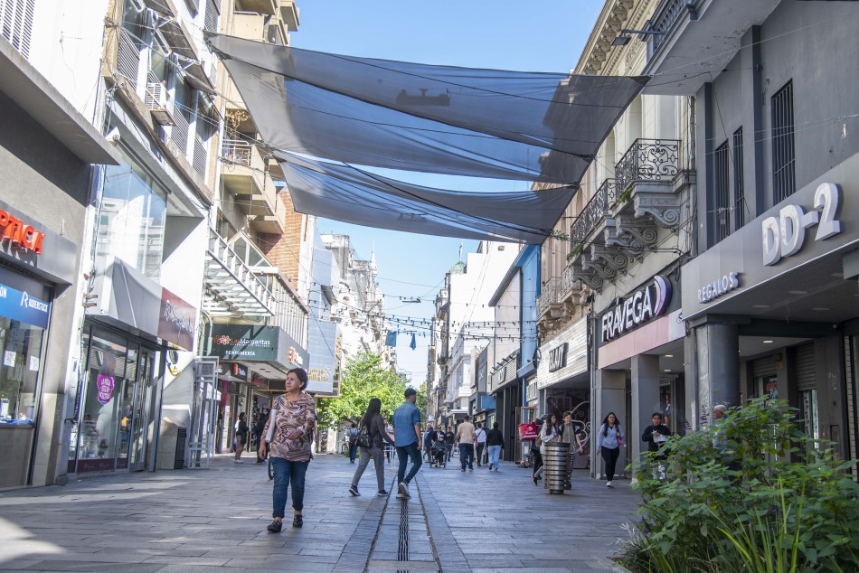 557777 | Islas de sombra Peatonal Códoba - Subsecretaría de Comunicación Social (Silvio Moriconi)