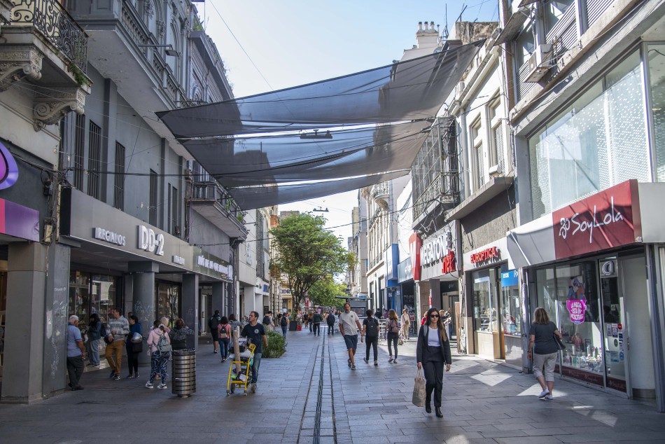 557776 | Islas de sombra Peatonal Códoba - Subsecretaría de Comunicación Social (Silvio Moriconi)