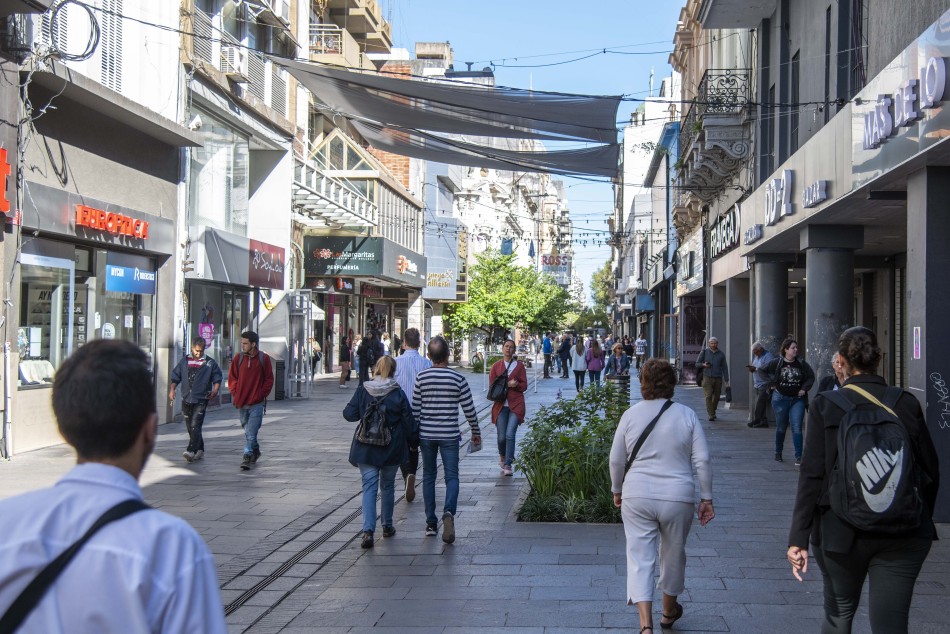 557778 | Islas de sombra Peatonal Códoba - Subsecretaría de Comunicación Social (Silvio Moriconi)
