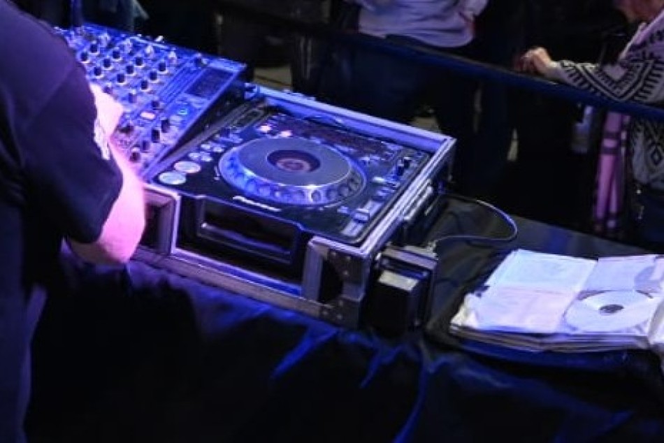 564028 | La Municipalidad de Rosario acompaña una celebración de la música y los discos -