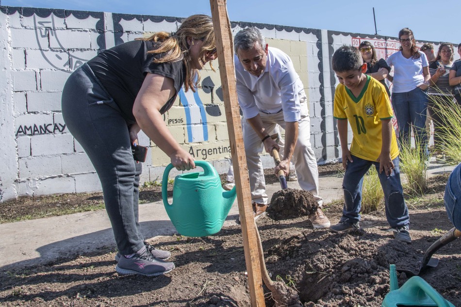567503 | Inauguración Plaza de Bolsillo Rio de Janeiro y 27 de Febrero - Subsecretaría de Comunicación Social (Silvio Moriconi)