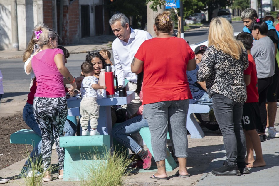 567498 | Inauguración Plaza de Bolsillo Río de Janeiro y 27 de Febrero - Subsecretaría de Comunicación Social (Silvio Moriconi)