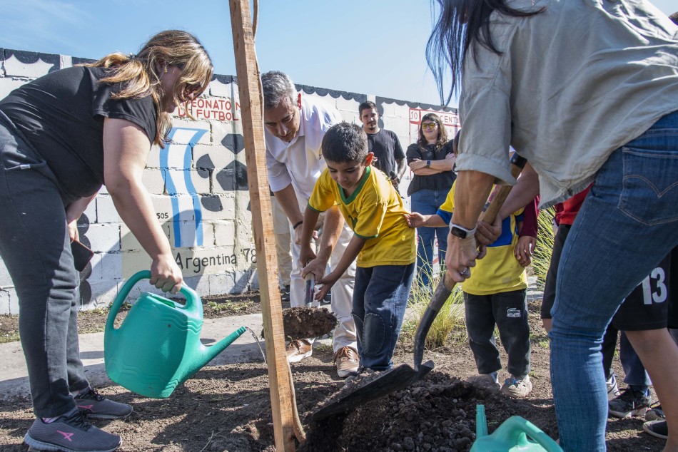 567504 | Inauguración Plaza de Bolsillo Río de Janeiro y 27 de Febrero - Subsecretaría de Comunicación Social (Silvio Moriconi)