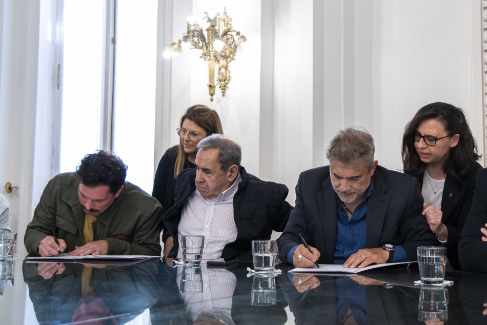 571543 | Firma Convenio Bodegones - Subsecretaría de Comunicación Social (Silvio Moriconi)