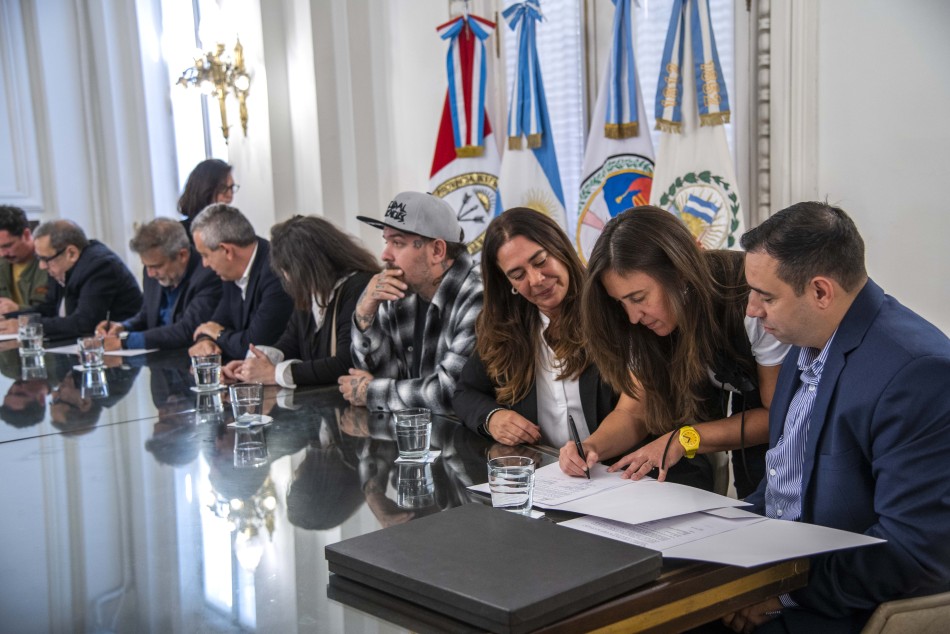 571544 | Firma Convenio Bodegones - Subsecretaría de Comunicación Social (Silvio Moriconi)