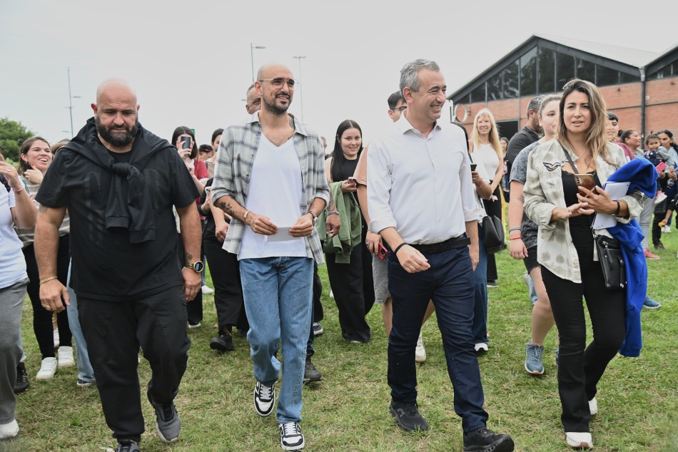 576052 | Plantacion de árboles con Abel Pintos - Subsecretaría de Comunicación Social (Daniel Cuart)