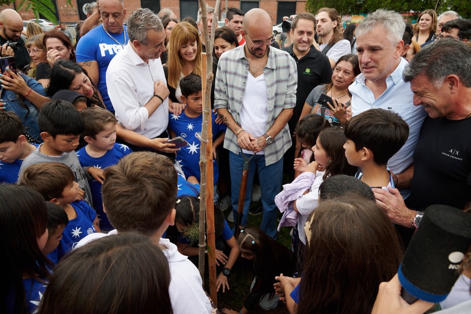576055 | Plantacion de árboles con Abel Pintos - Subsecretaría de Comunicación Social (Daniel Cuart)