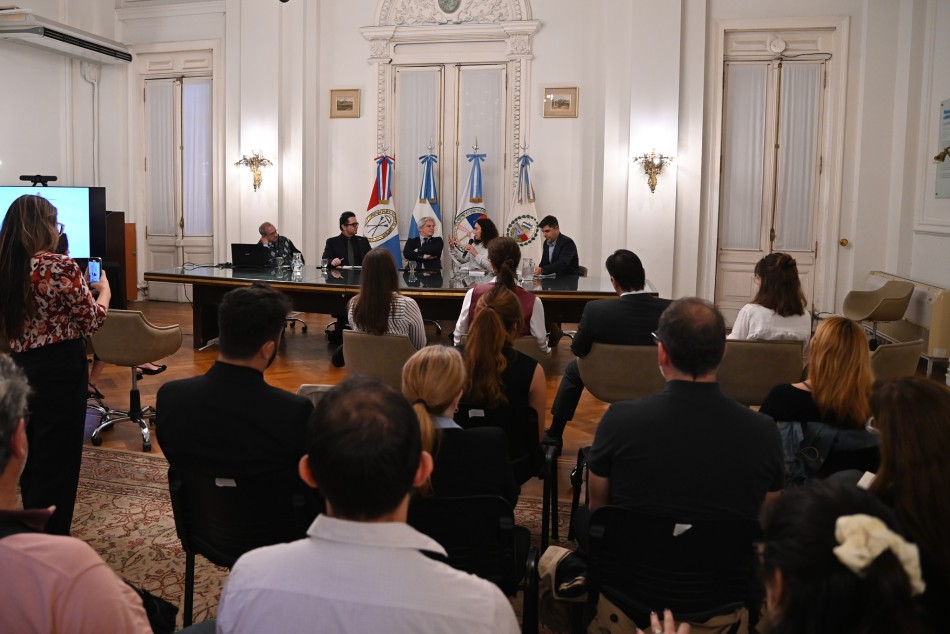 576324 | Conversatorio capítulo Ambiental nueva constitución - Subsecretaría de Comunicación Social (Daniel Cuart)