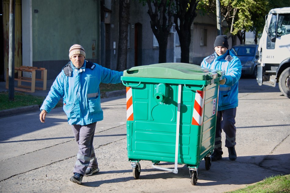 578633 | Presentación Nuevos contenedores en barrio Azcuénaga - Subsecretaría de Comunicación Social (Daniel Cuart)