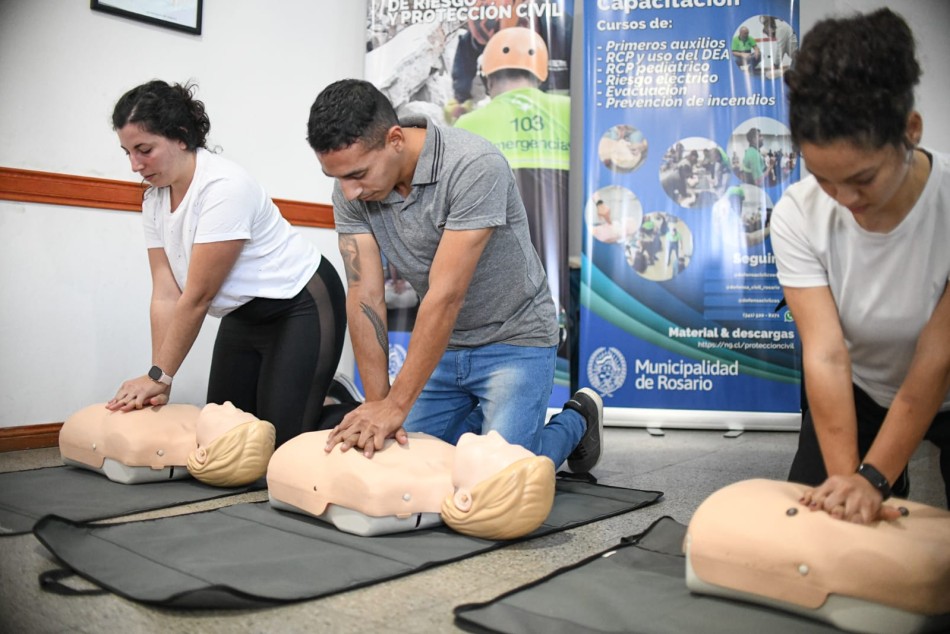 584216 | Curso RCP dictado por la Dirección de Gestión de Riesgos y Protección Civil - Subsecretaría de Comunicación Social (Jonatan Bustos)