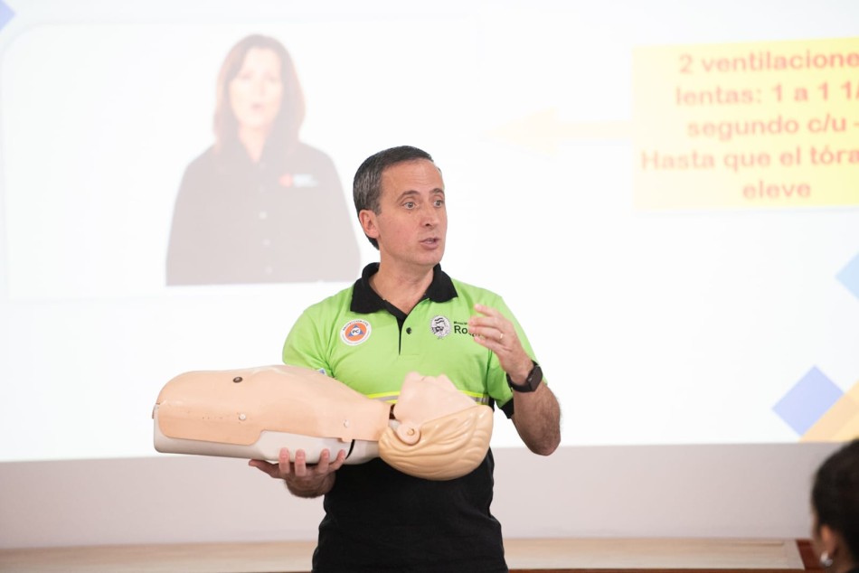 584217 | Curso RCP dictado por la Dirección de Gestión de Riesgos y Protección Civil - Subsecretaría de Comunicación Social (Jonatan Bustos)