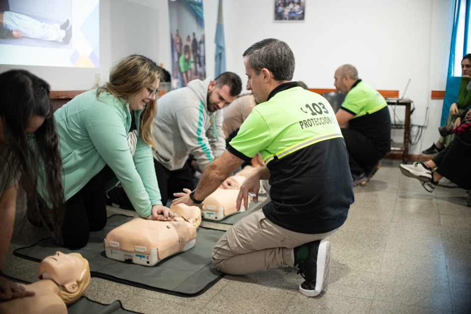 584228 | Curso RCP dictado por la Dirección de Gestión de Riesgos y Protección Civil - Subsecretaría de Comunicación Social (Jonatan Bustos)