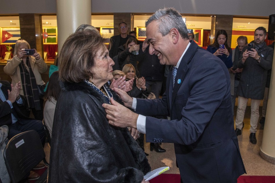 589877 | Entrega Orden del Rosario - Subsecretaría de Comunicación Social (Silvio Moriconi)