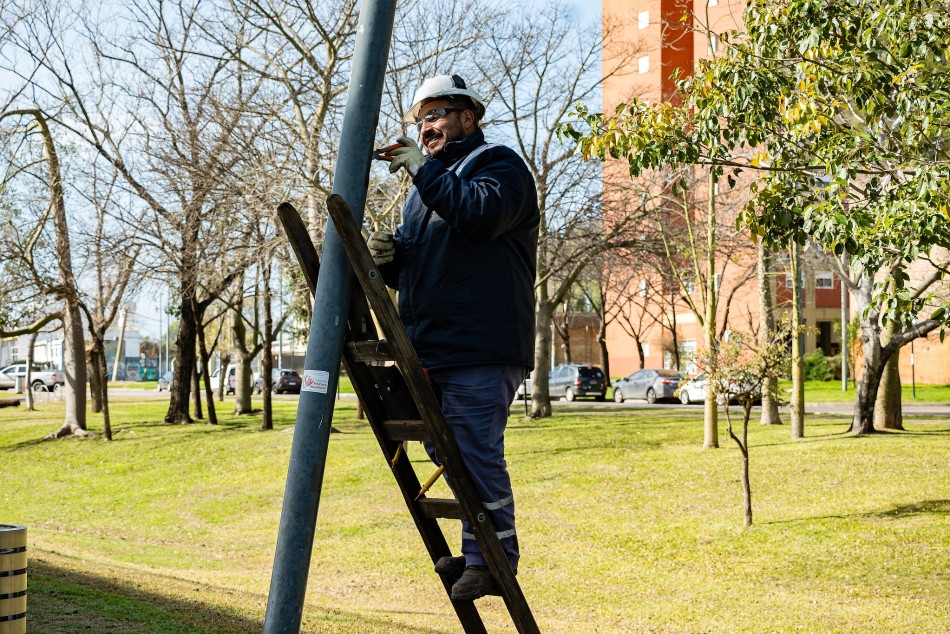 599326 |  El municipio repone luminarias en el Parque de la Cabecera  - Secretaría de Ambiente y Espacio Público (Juan Pablo Allegue)