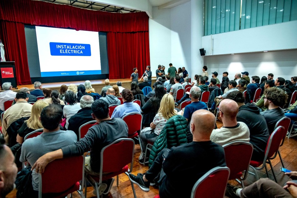 623307 | Las áreas técnicas de la Municipalidad expusieron sobre higiene y seguridad - Marcelo Beltrame